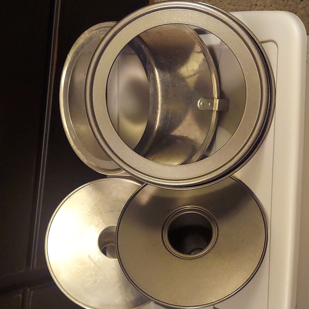 Vintage Wearever 2704 Bundt pans